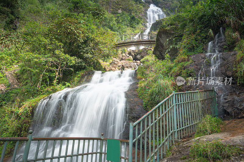 美丽的风景，绿色的稻田准备在越南西北部的梯田日落山在木仓寨，Yen Bai，越南